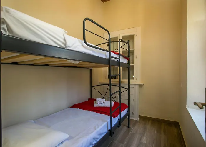 Galini & Serena 펜션 시미